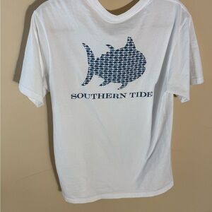 Southern Tide 100% cotton t shirt fish pattern made in Peru women’s size Small